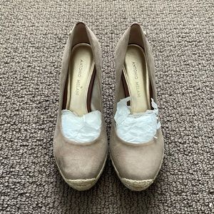 Antonio Melani Espadrille Wedges Size 7.5